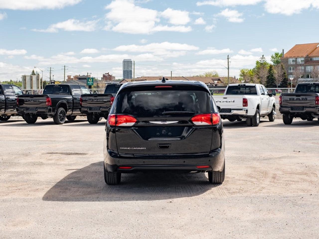 2027 Dodge Grand Caravan SXT Photo