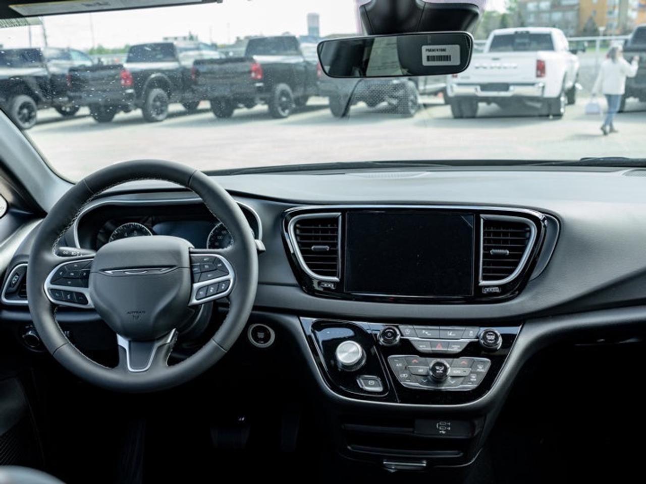 2027 Dodge Grand Caravan SXT Photo
