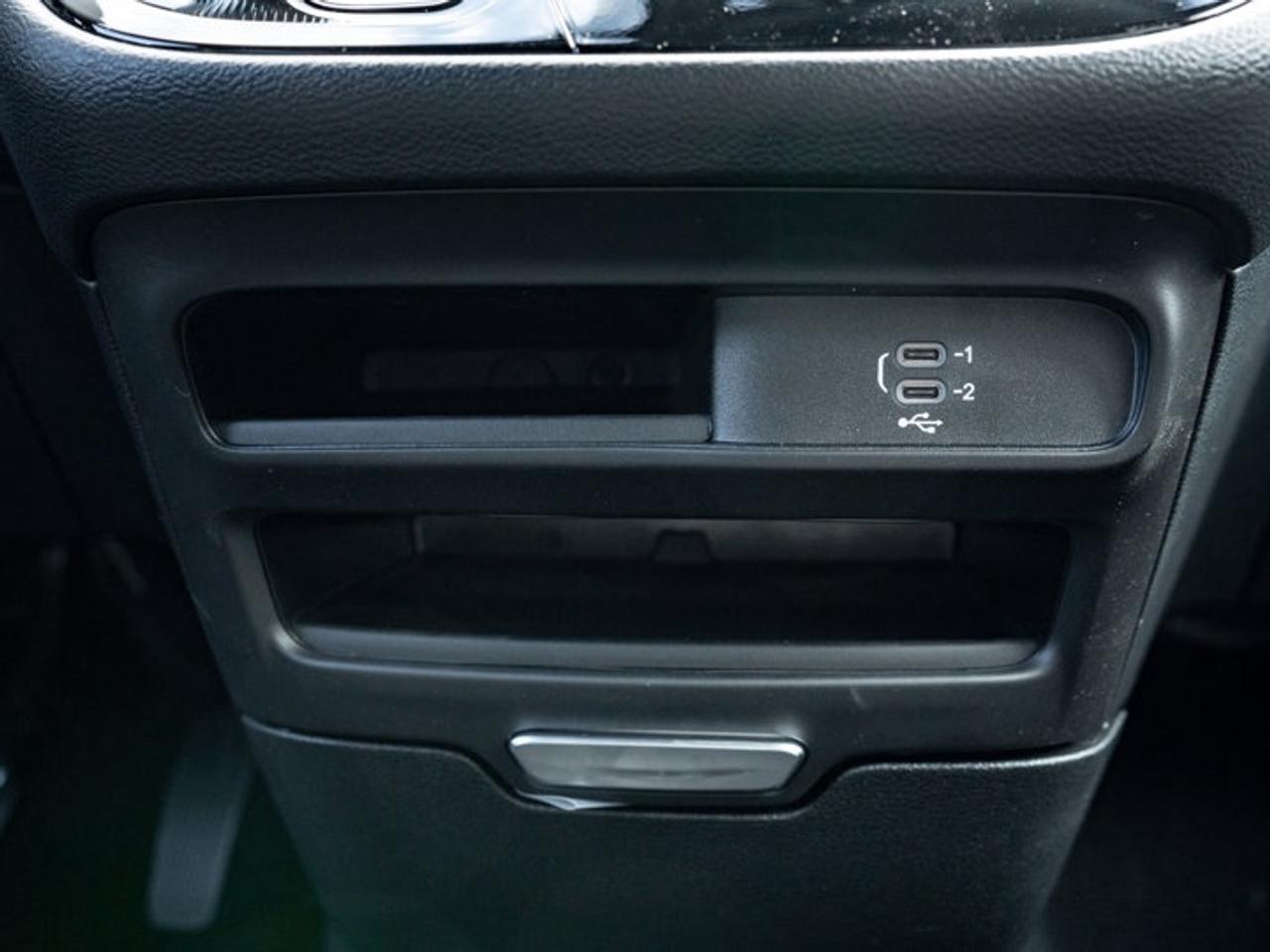 2027 Dodge Grand Caravan SXT Photo