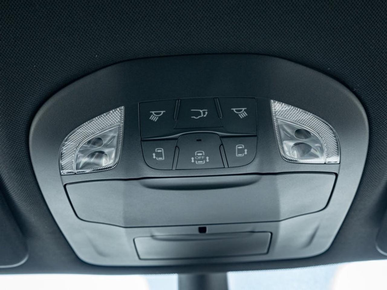 2027 Dodge Grand Caravan SXT Photo