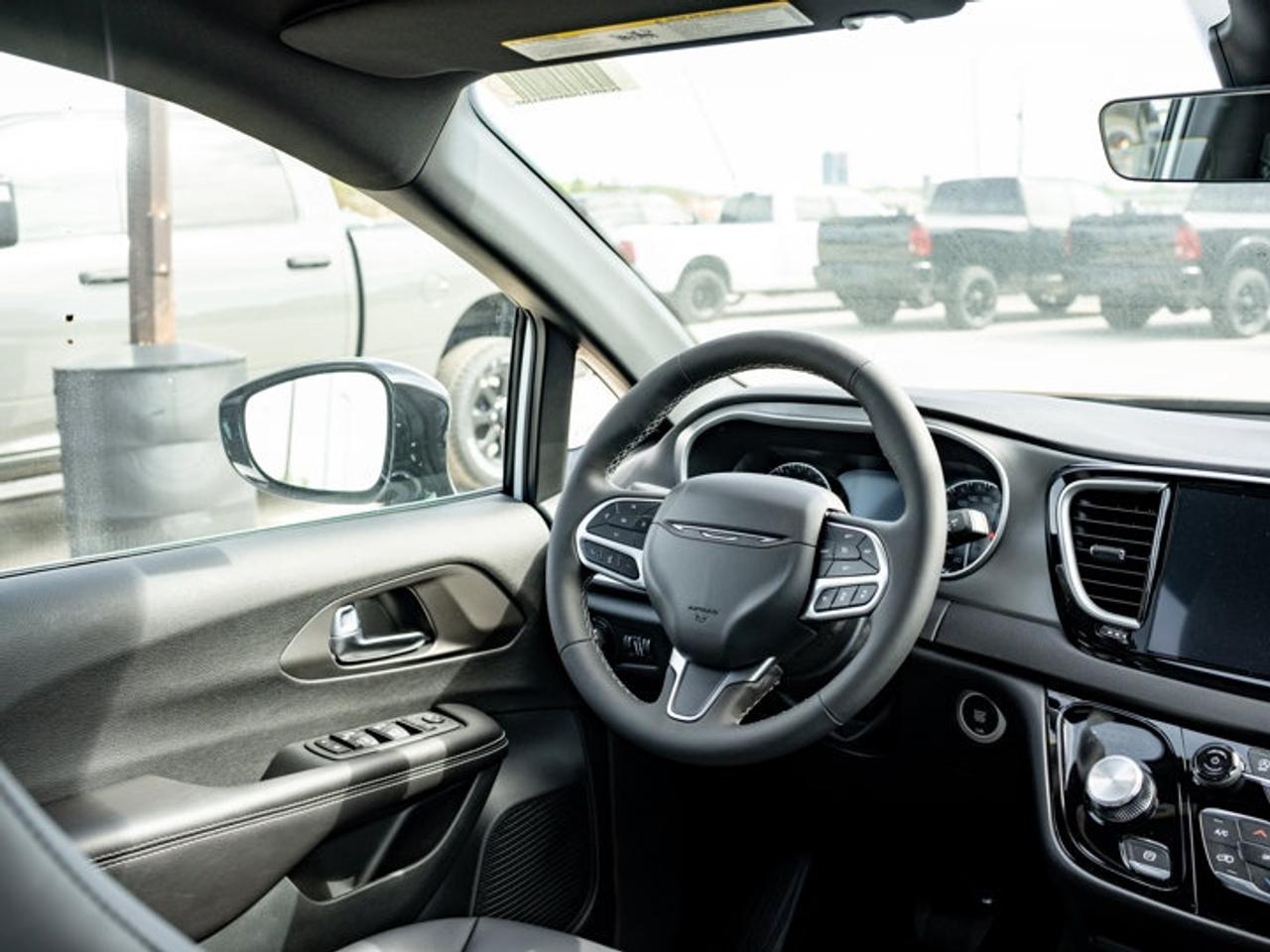 2027 Dodge Grand Caravan SXT Photo