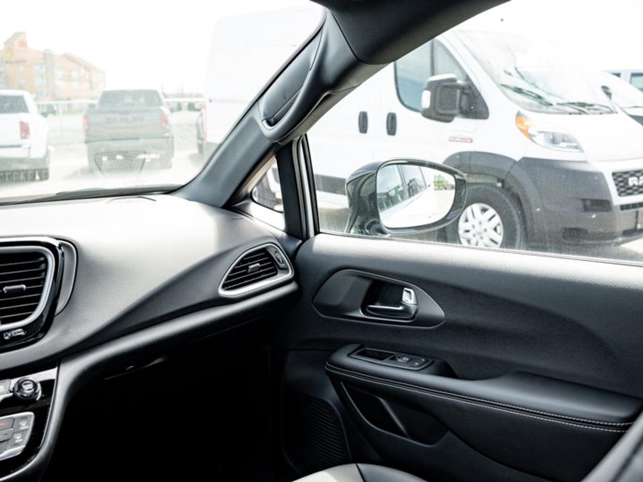 2027 Dodge Grand Caravan SXT Photo