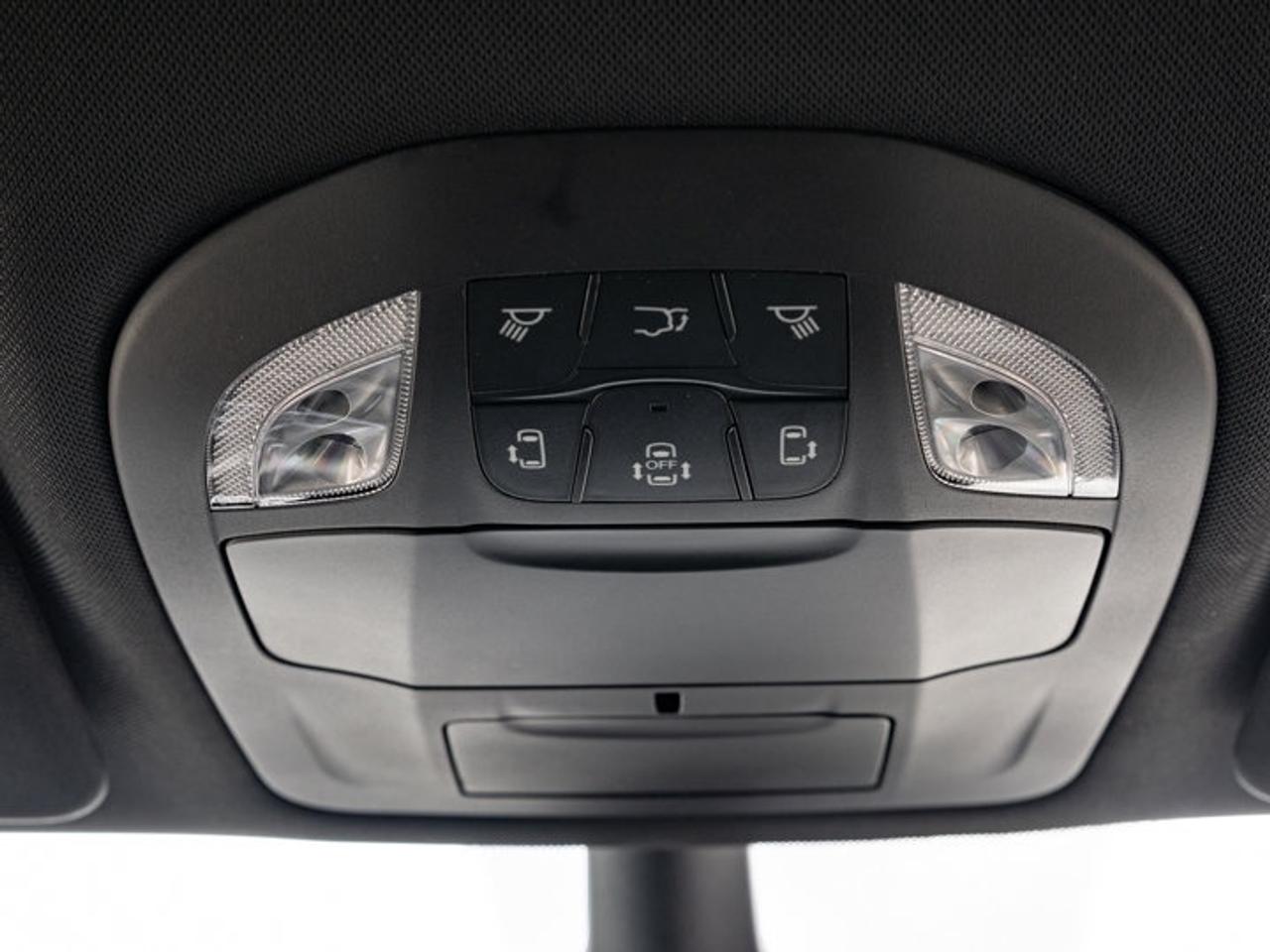 2027 Dodge Grand Caravan SXT Photo