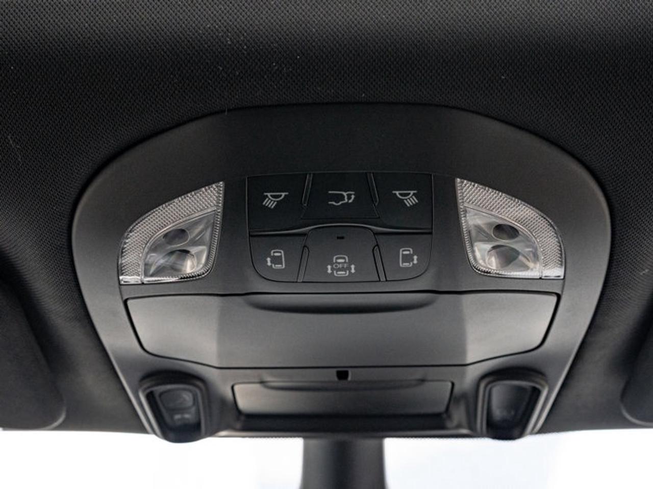 2027 Chrysler Pacifica Select Photo