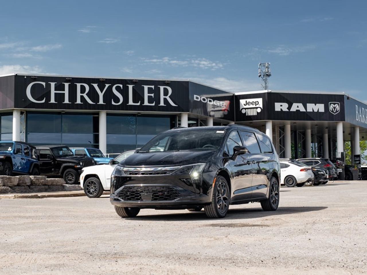 2027 Chrysler Pacifica Limited Photo
