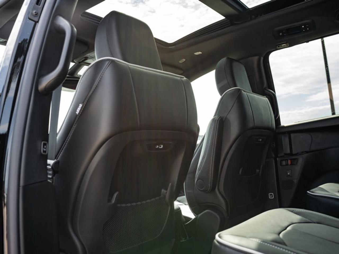2027 Chrysler Pacifica Limited Photo