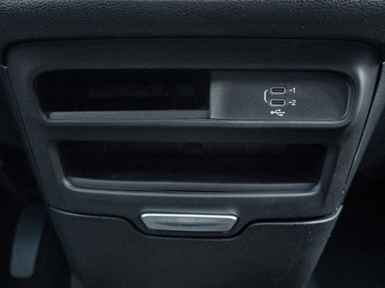 2027 Chrysler Pacifica Select Photo