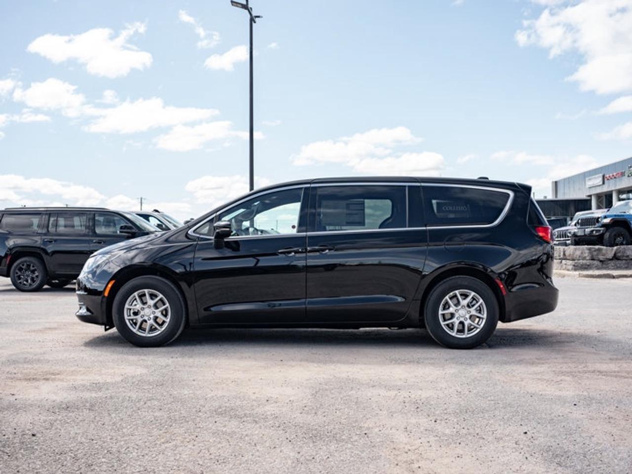 2027 Dodge Grand Caravan SXT Photo4
