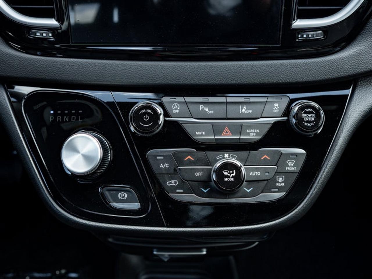 2027 Dodge Grand Caravan SXT Photo
