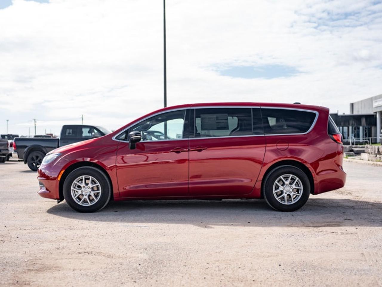 2027 Dodge Grand Caravan SXT Photo