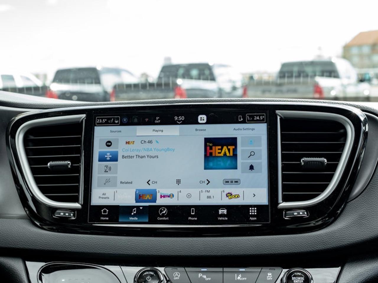 2027 Dodge Grand Caravan SXT Photo