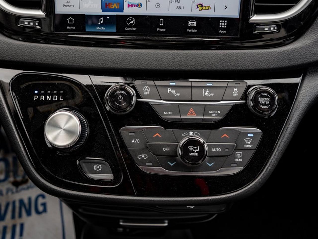 2027 Dodge Grand Caravan SXT Photo