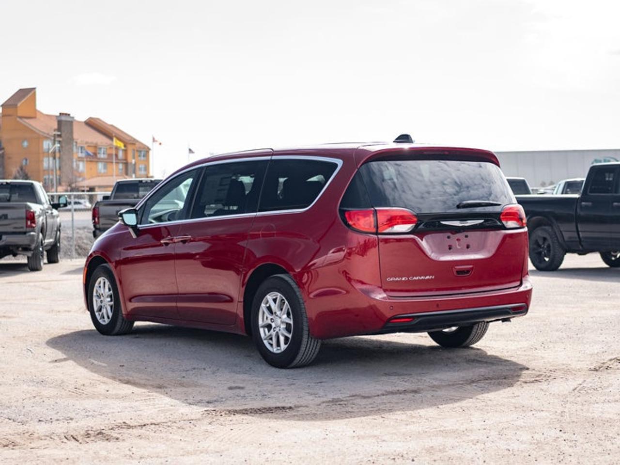 2027 Dodge Grand Caravan SXT Photo
