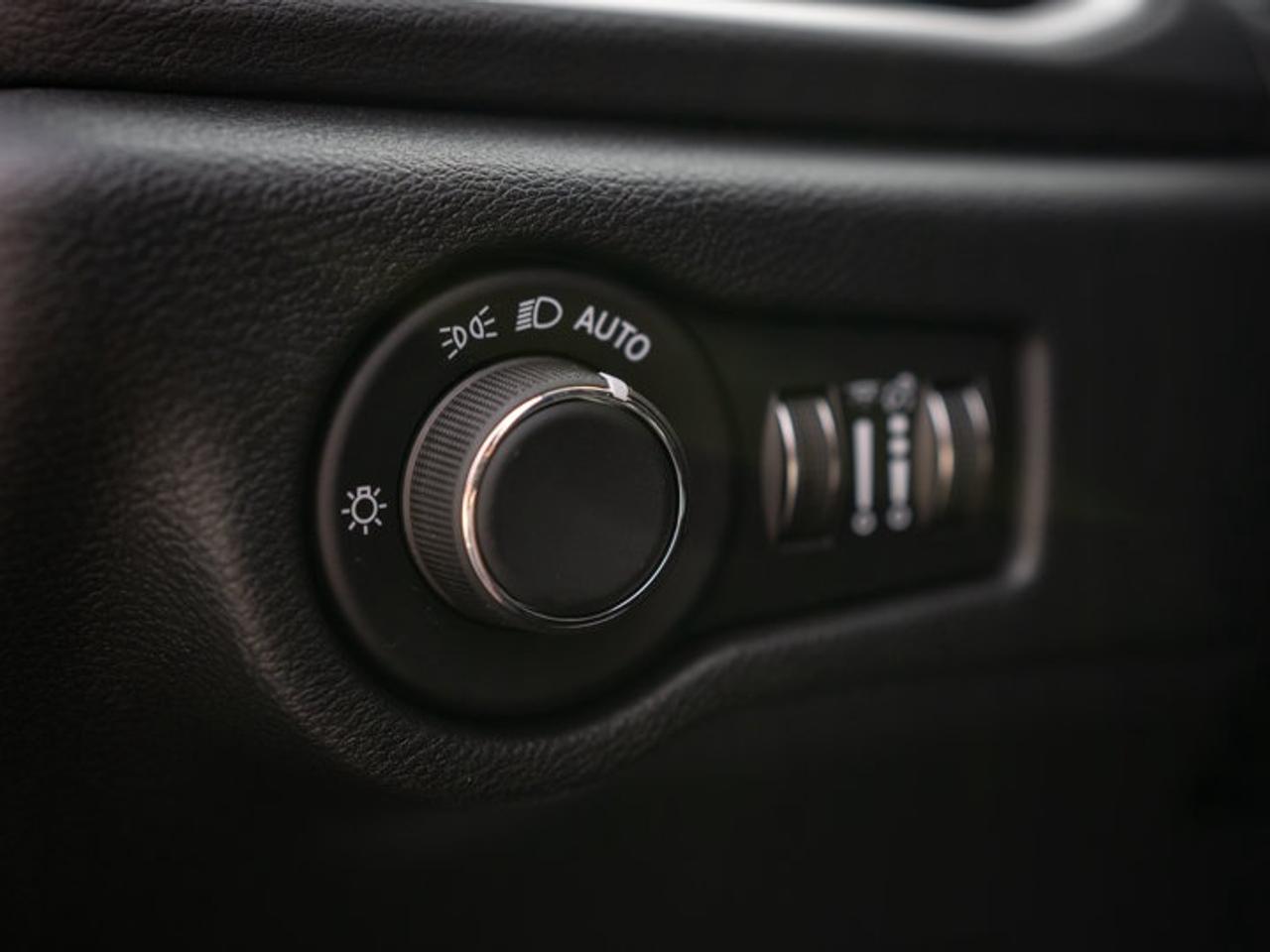 2027 Dodge Grand Caravan SXT Photo