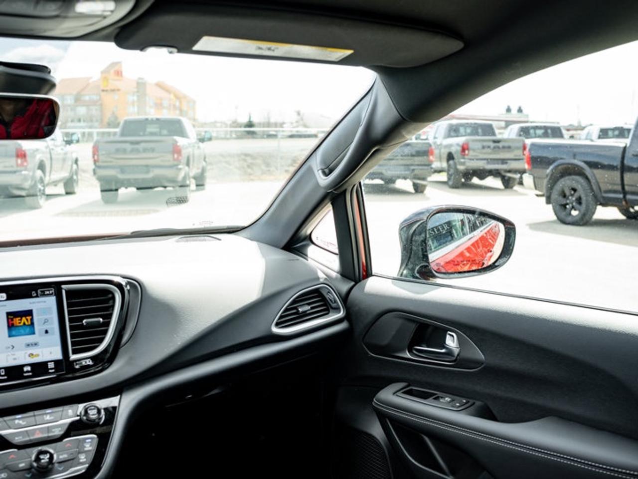 2027 Dodge Grand Caravan SXT Photo