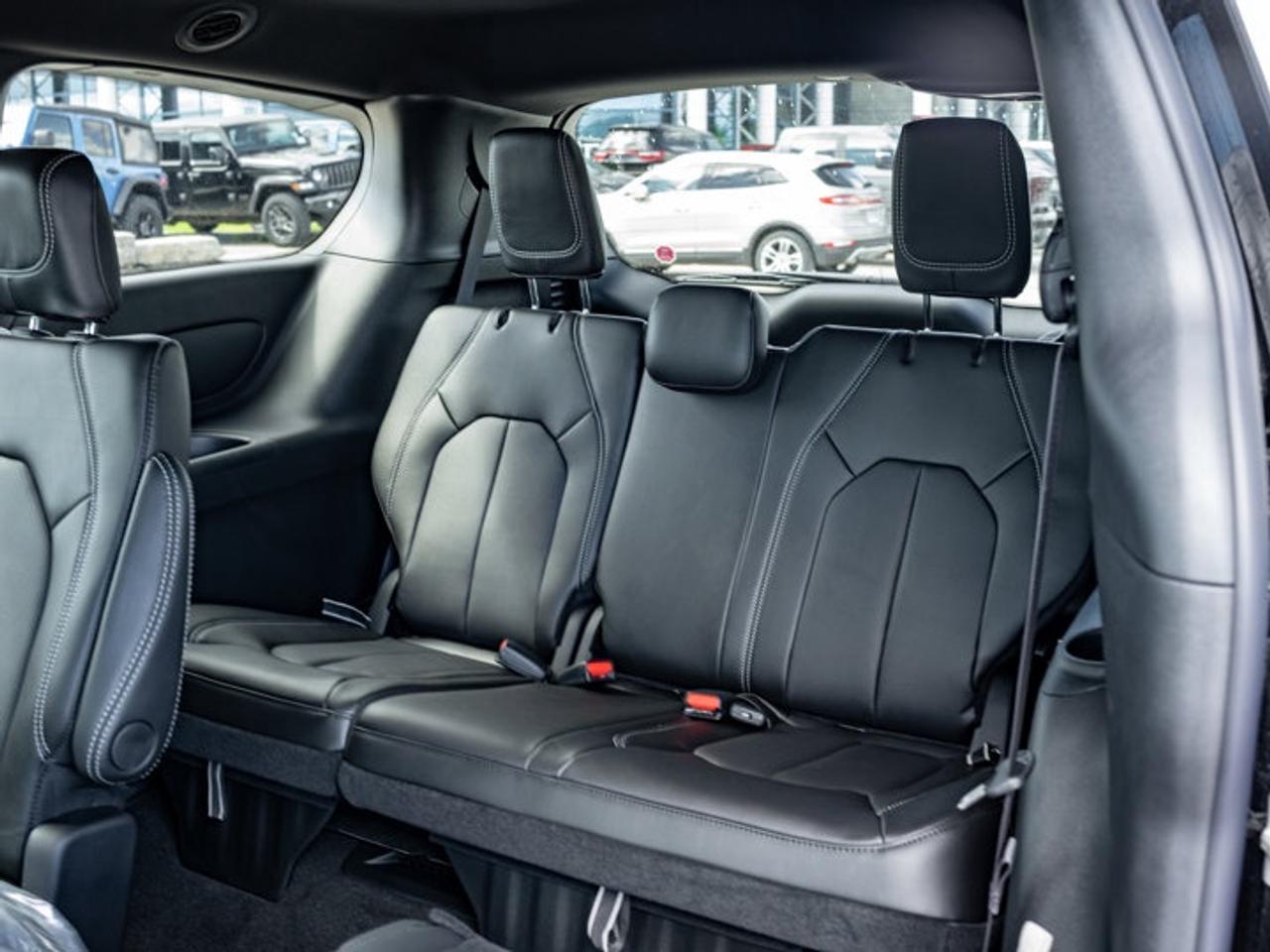 2027 Dodge Grand Caravan SXT Photo