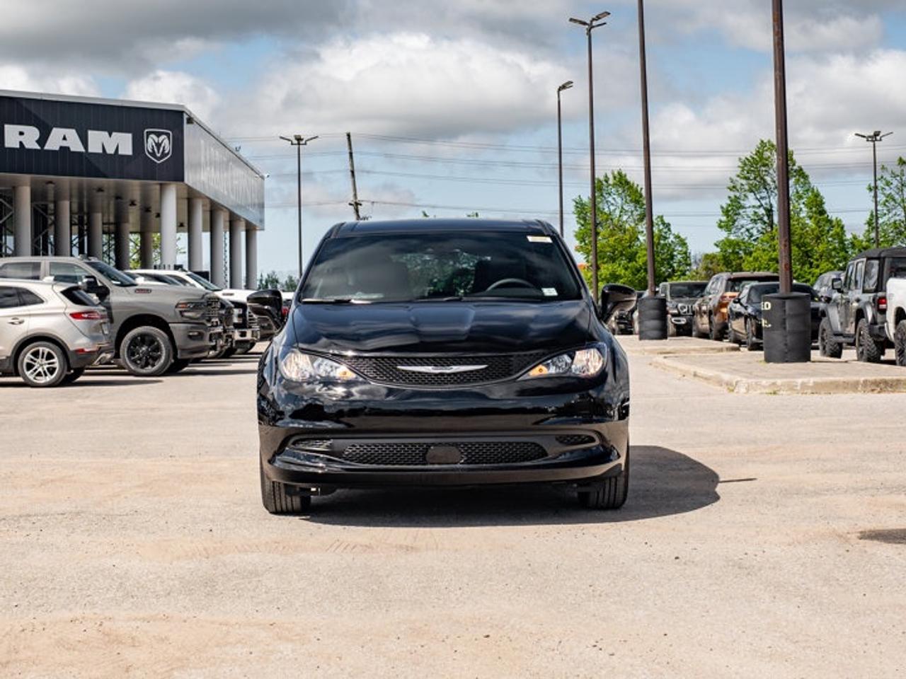 2027 Dodge Grand Caravan SXT Photo