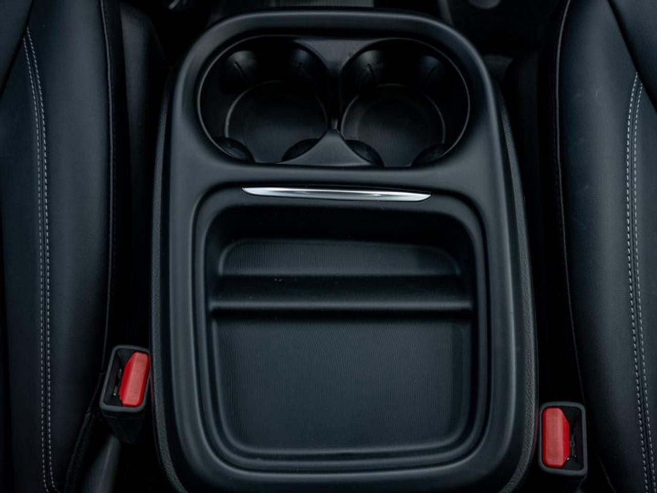 2027 Chrysler Pacifica Select Photo