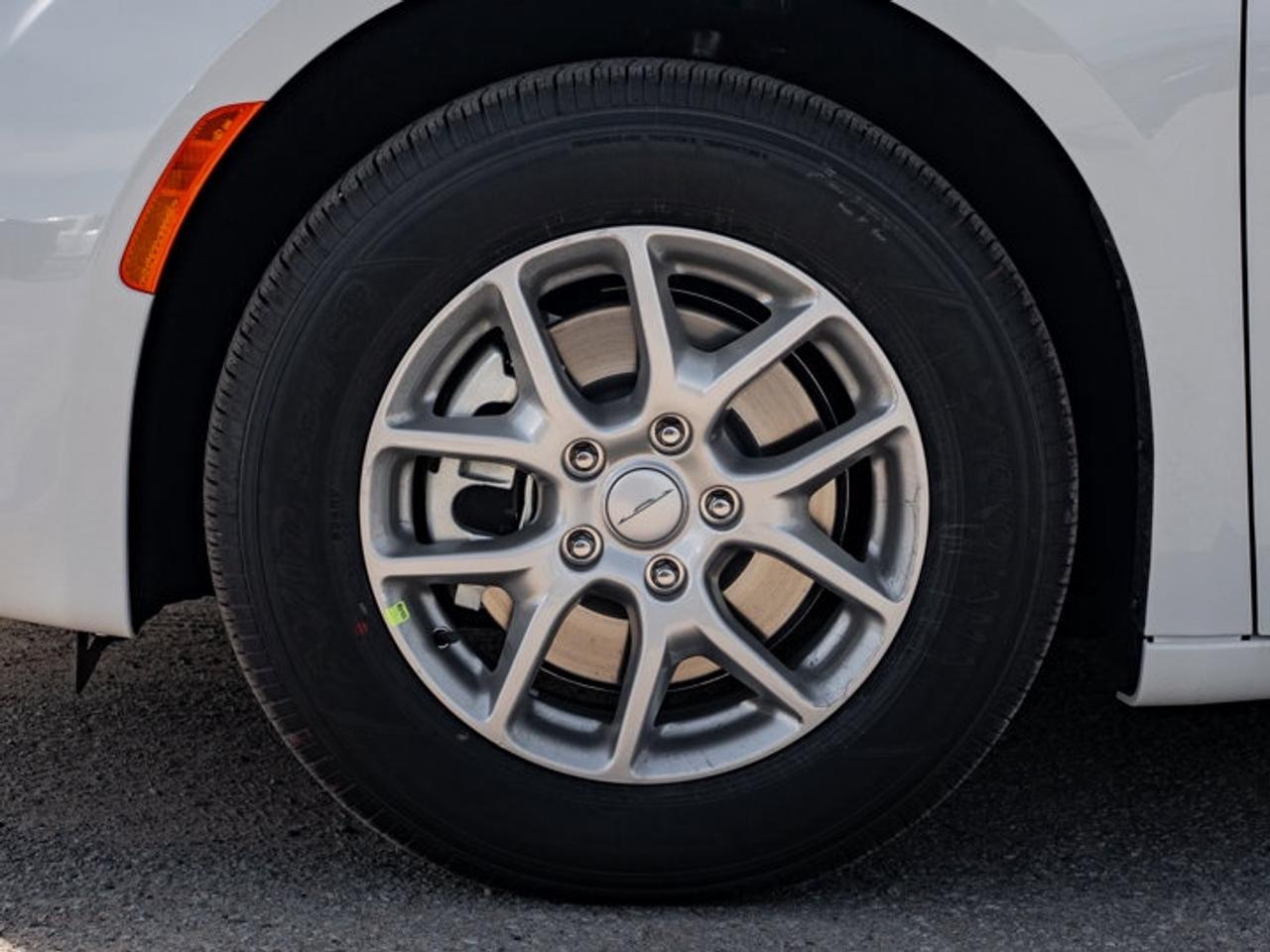 2027 Dodge Grand Caravan SXT Photo