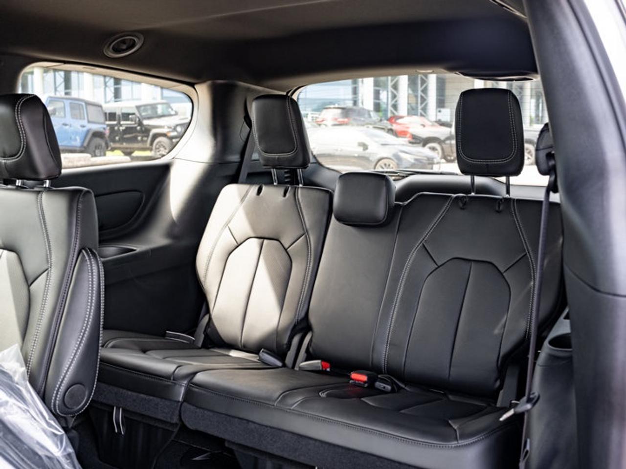 2027 Dodge Grand Caravan SXT Photo