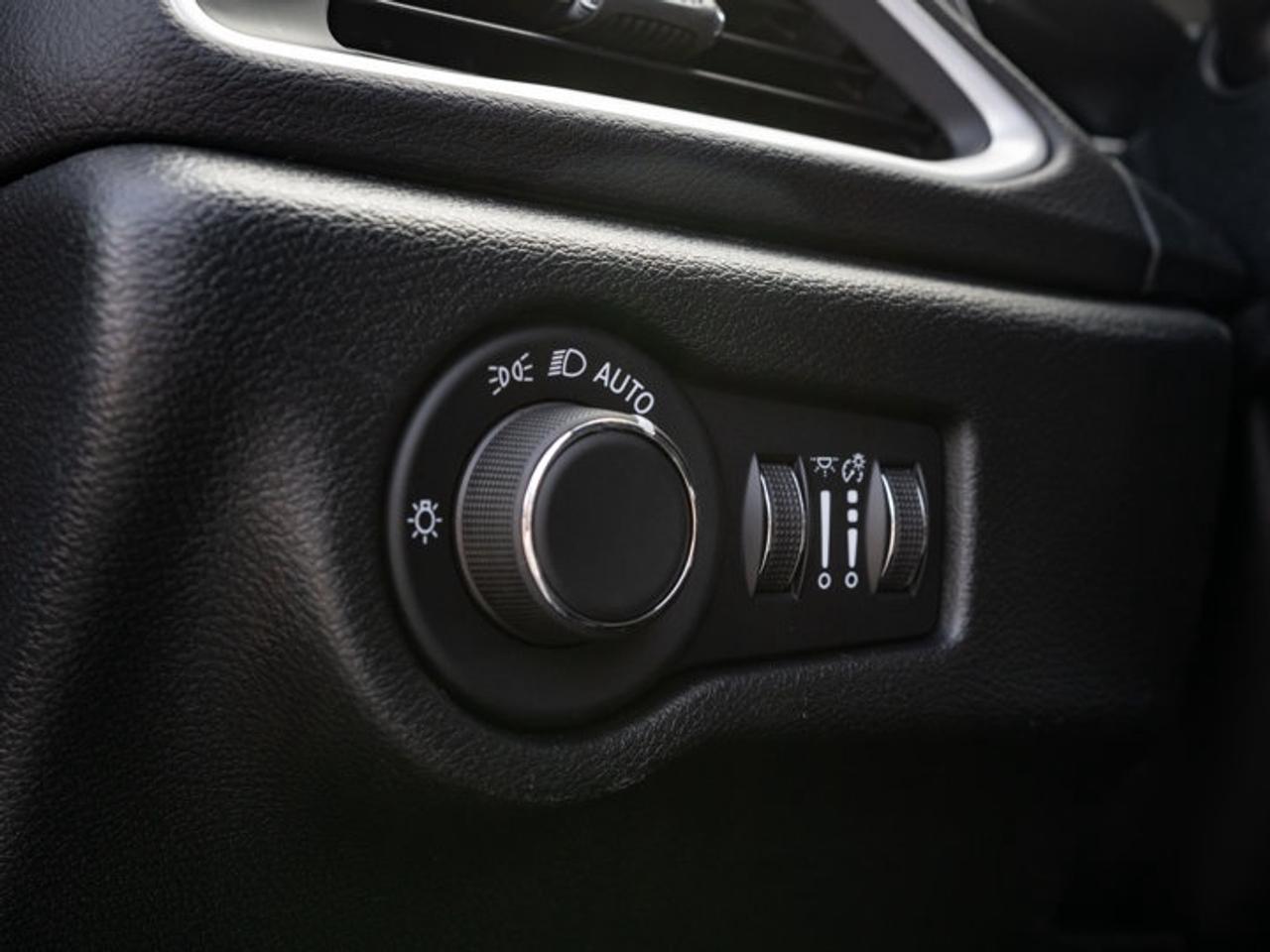 2027 Dodge Grand Caravan SXT Photo