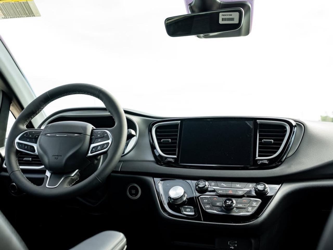 2027 Dodge Grand Caravan SXT Photo