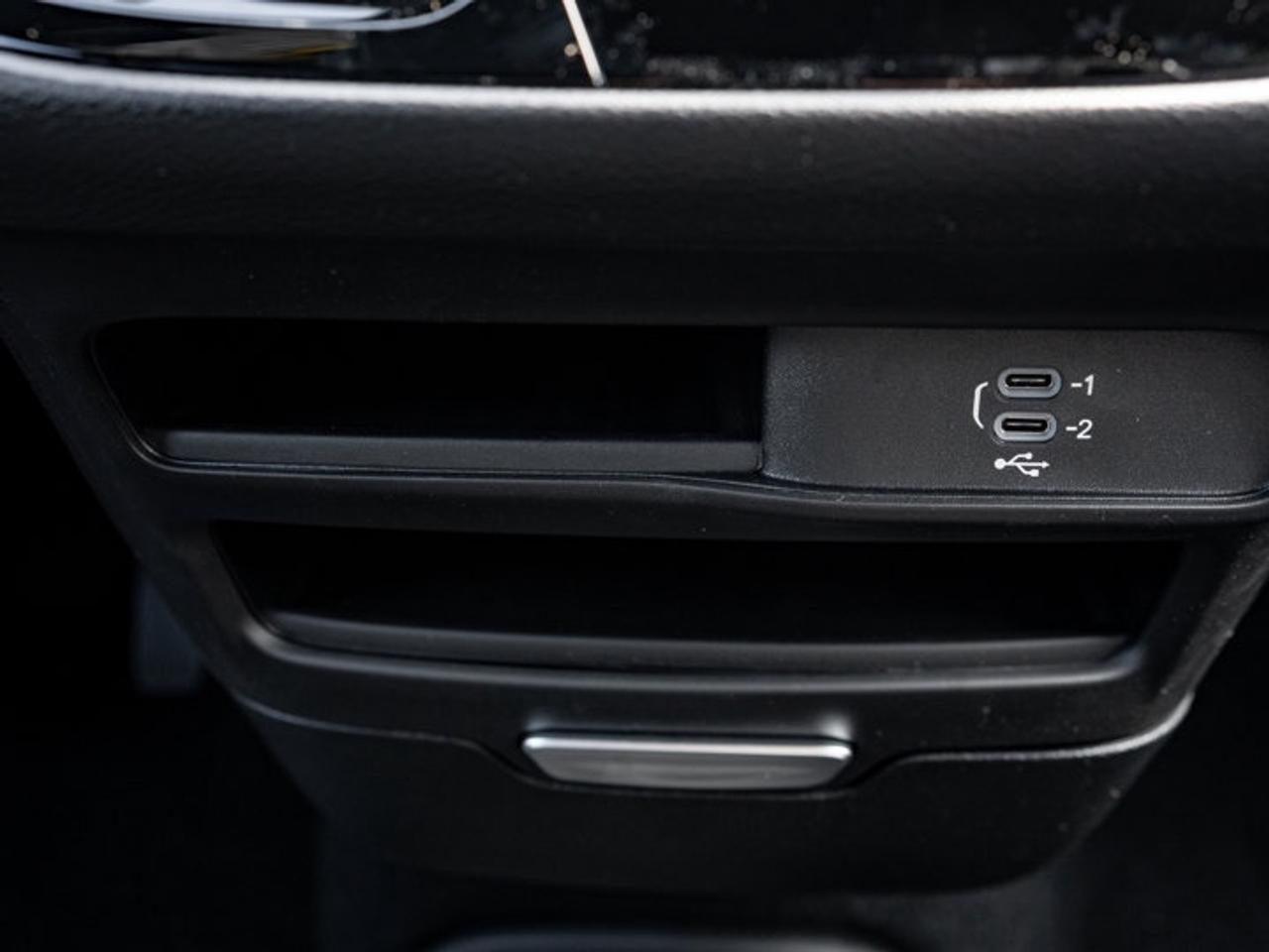 2027 Dodge Grand Caravan SXT Photo