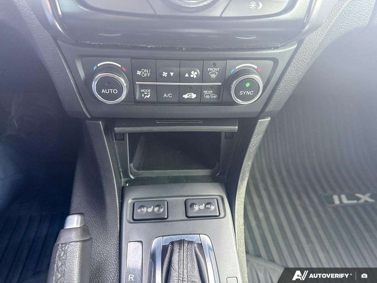 2022 Acura ILX PREMIUM / LEATHER / ROOF / HTD SEATS / BLINDSPOT Photo