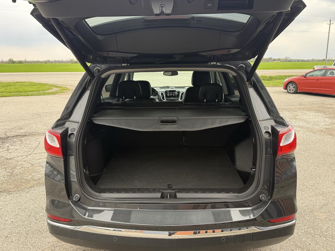 2018 Chevrolet Equinox Premier | Navigation | Backup Camera | Sunroof Photo4