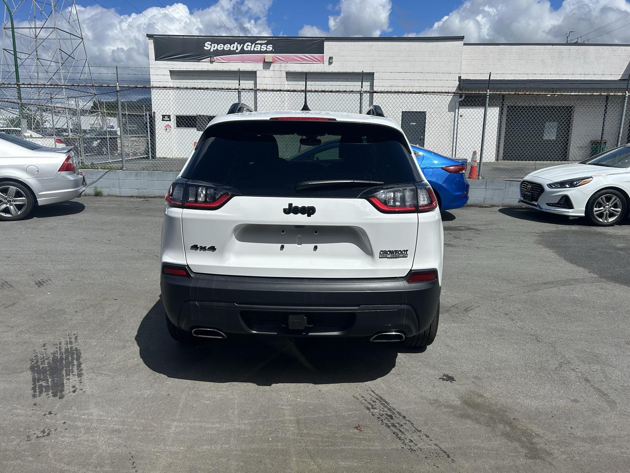 2022 Jeep Cherokee Altitude 4x4 - Photo #4
