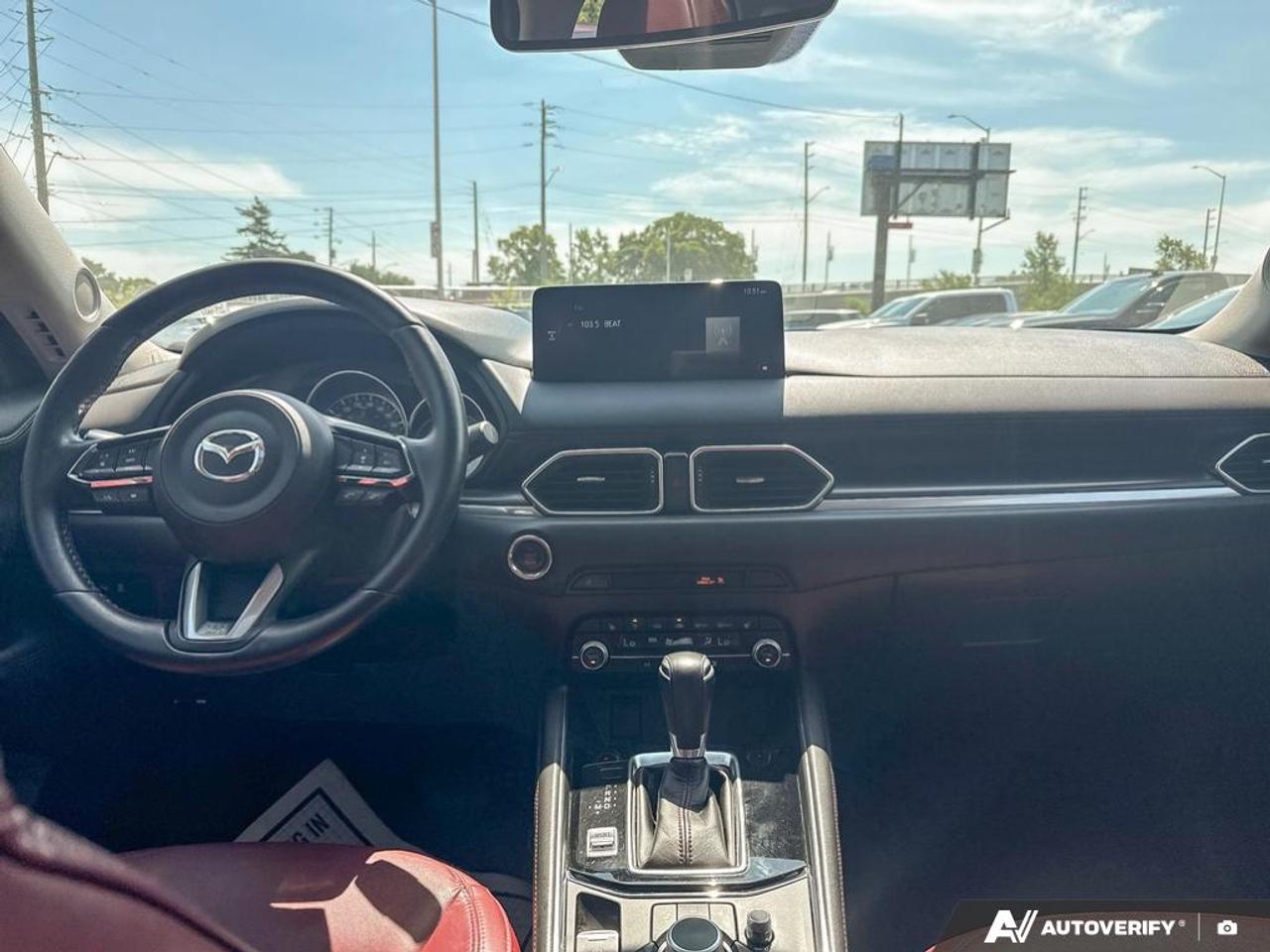 2021 Mazda CX-5 KURO / ONE OWNER / LEATHER / ROOF / AWD /HTD SEATS Photo