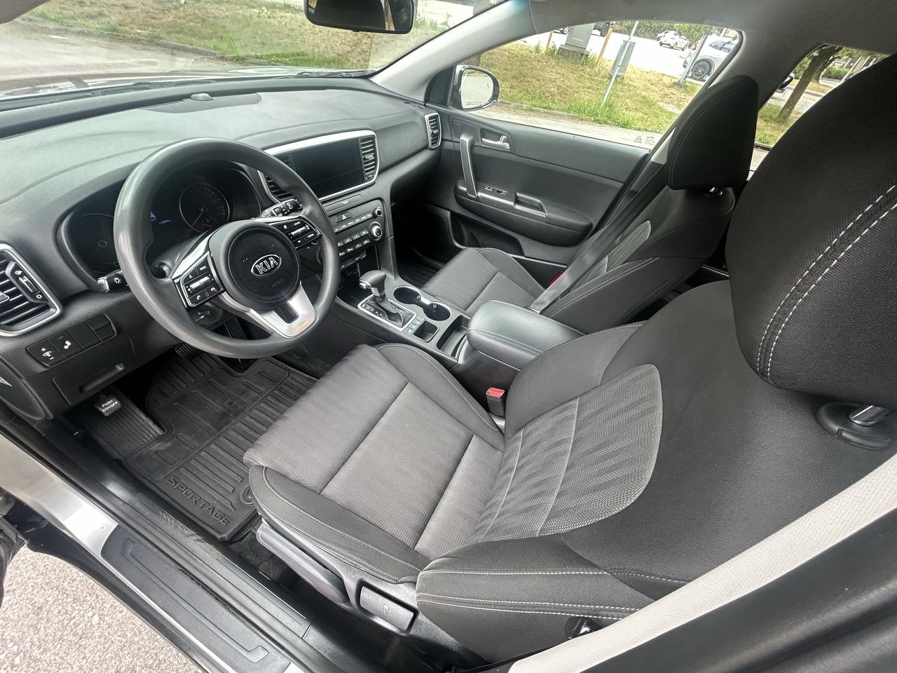 2022 Kia Sportage LX - Photo #9