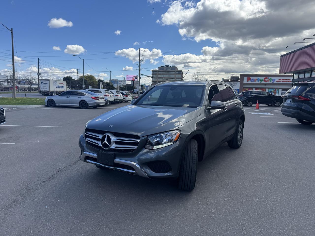 2018 Mercedes-Benz GLC-Class 300 4MATIC LEATHER PANO/ROOF NAVI B/SPOT CAMERA Photo2