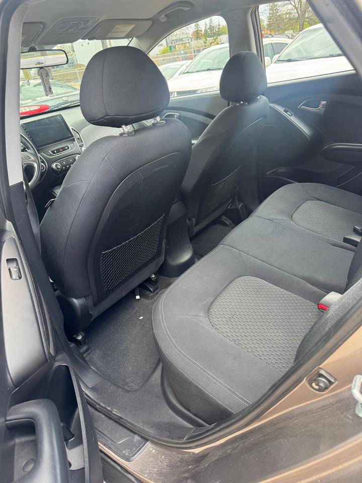 2011 Hyundai Tucson FWD 4dr I4 Auto GL Photo