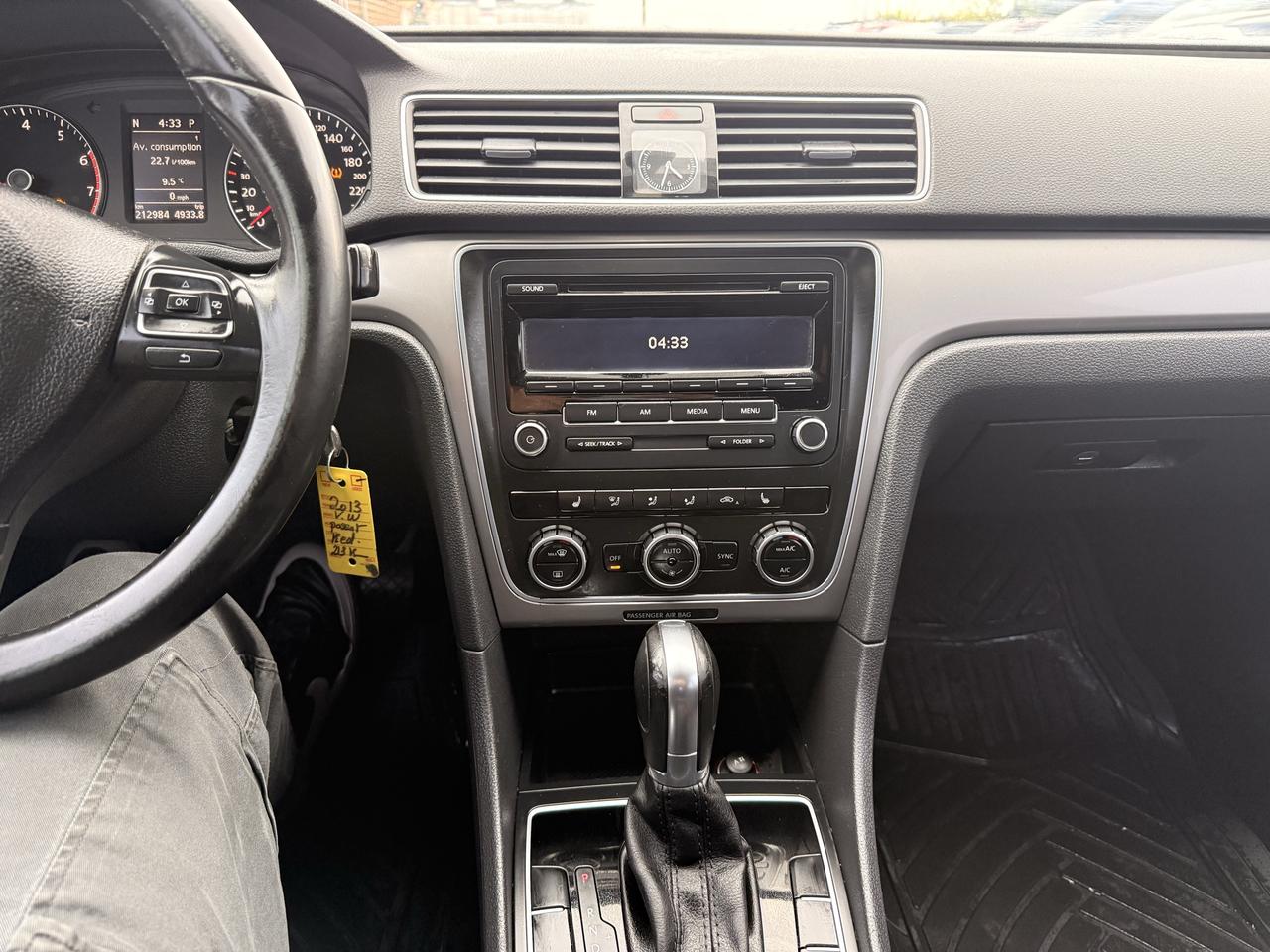 2013 Volkswagen Passat Trendline Photo
