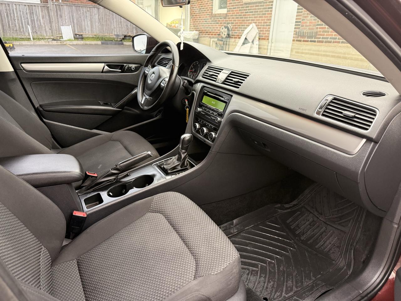 2013 Volkswagen Passat Trendline Photo