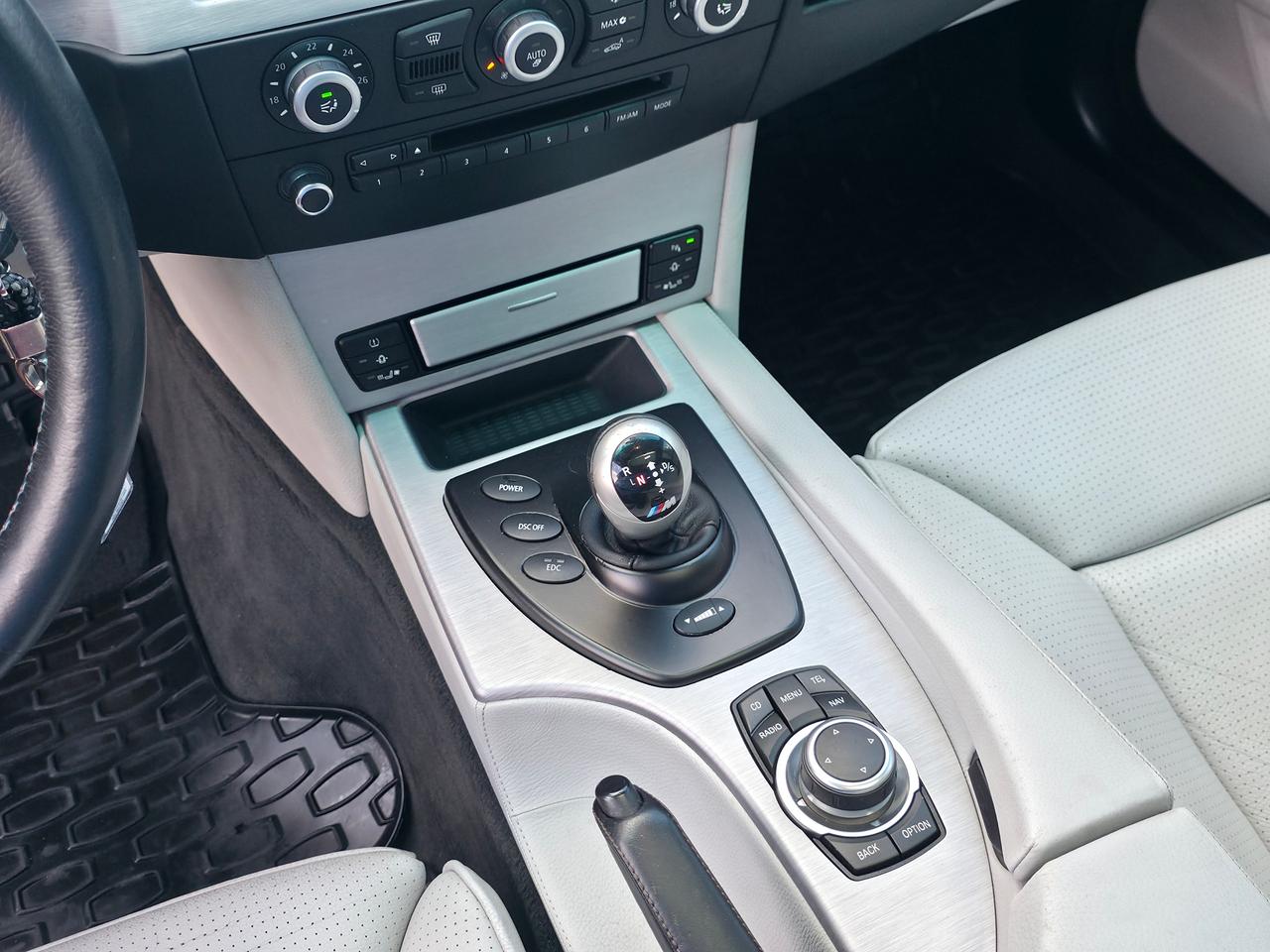 2010 BMW M5 **OUTSTANDING SERVICE RECORDS** Photo