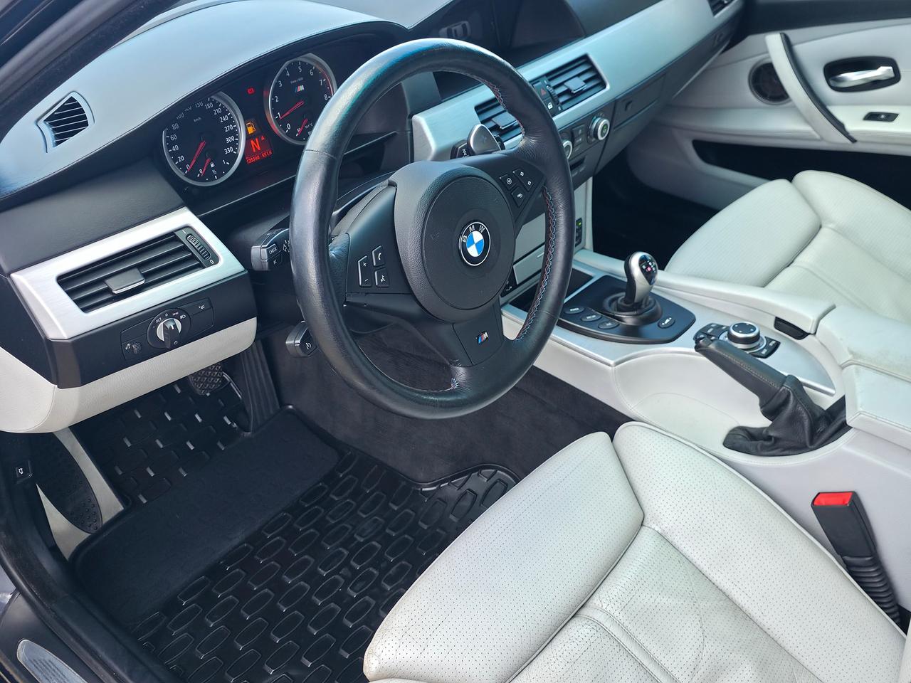 2010 BMW M5 **OUTSTANDING SERVICE RECORDS** Photo