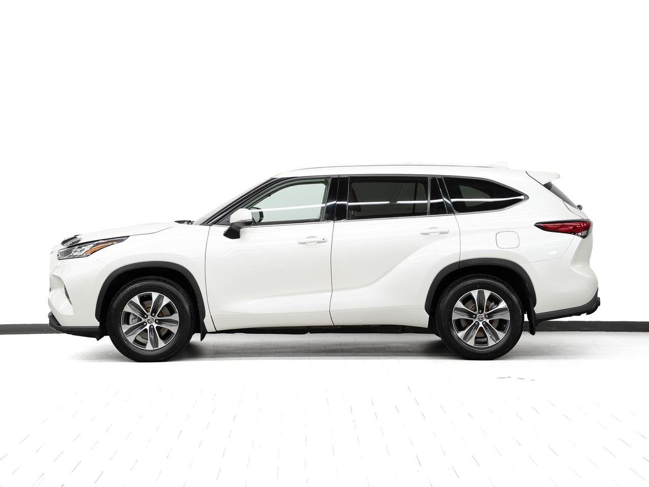 2020 Toyota Highlander XLE AWD | Moonroof | BSM | ACC | Heated | CarPlay