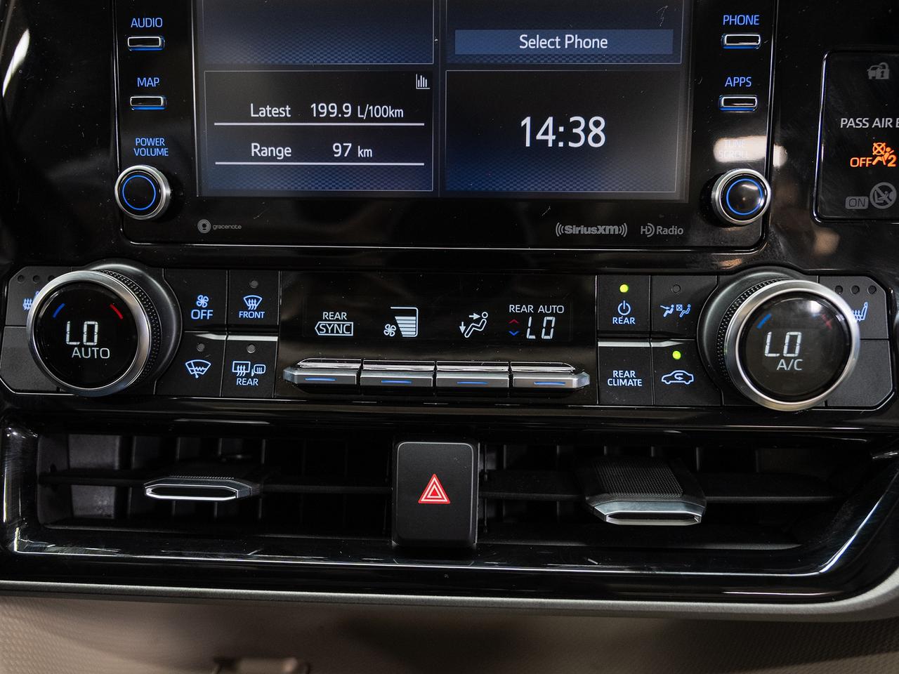 2020 Toyota Highlander XLE AWD | Moonroof | BSM | ACC | Heated | CarPlay