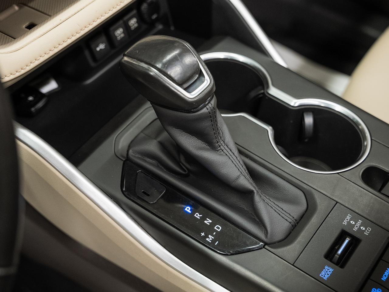 2020 Toyota Highlander XLE AWD | Moonroof | BSM | ACC | Heated | CarPlay