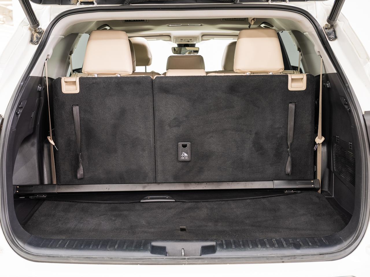 2020 Toyota Highlander XLE AWD | Moonroof | BSM | ACC | Heated | CarPlay