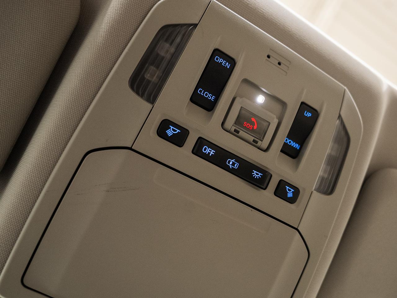 2020 Toyota Highlander XLE AWD | Moonroof | BSM | ACC | Heated | CarPlay