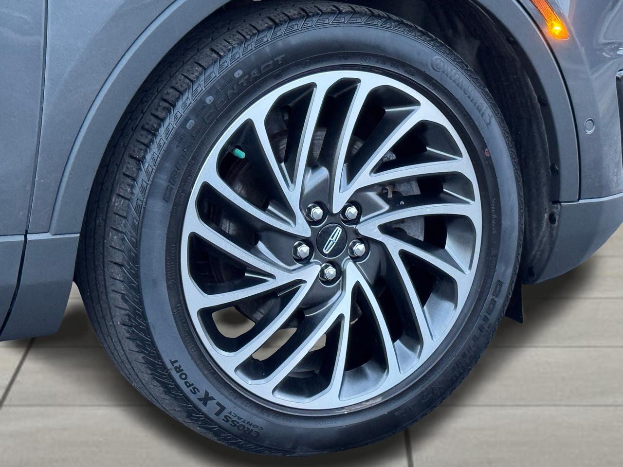 2019 Lincoln Nautilus Reserve+CLEAN CARFAX+2 Sets of Tires & Rims Photo