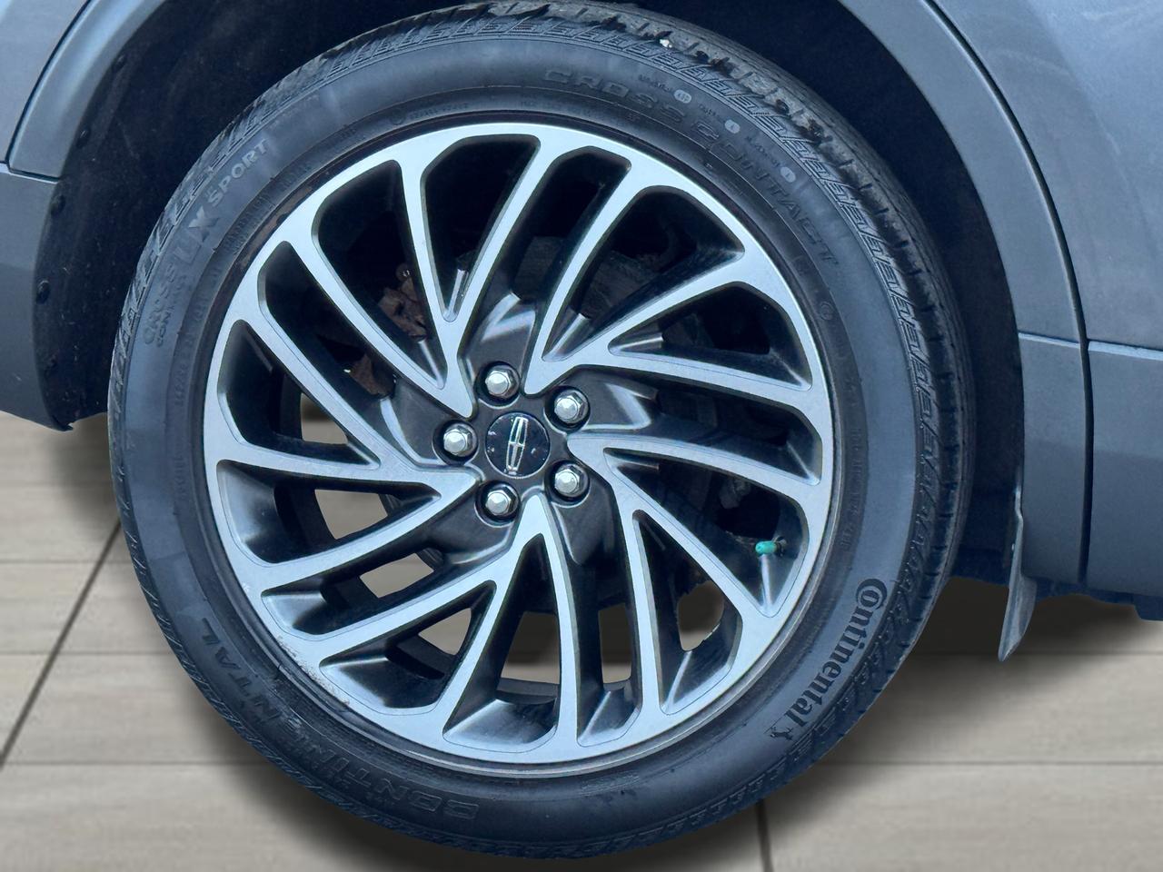 2019 Lincoln Nautilus Reserve+CLEAN CARFAX+2 Sets of Tires & Rims Photo