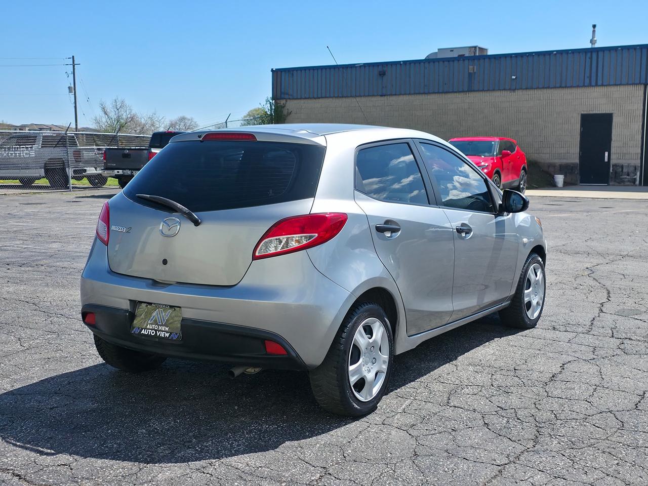 2013 Mazda MAZDA2 GX **CLEAN CARFAX**5 SPEED MANUAL** Photo4