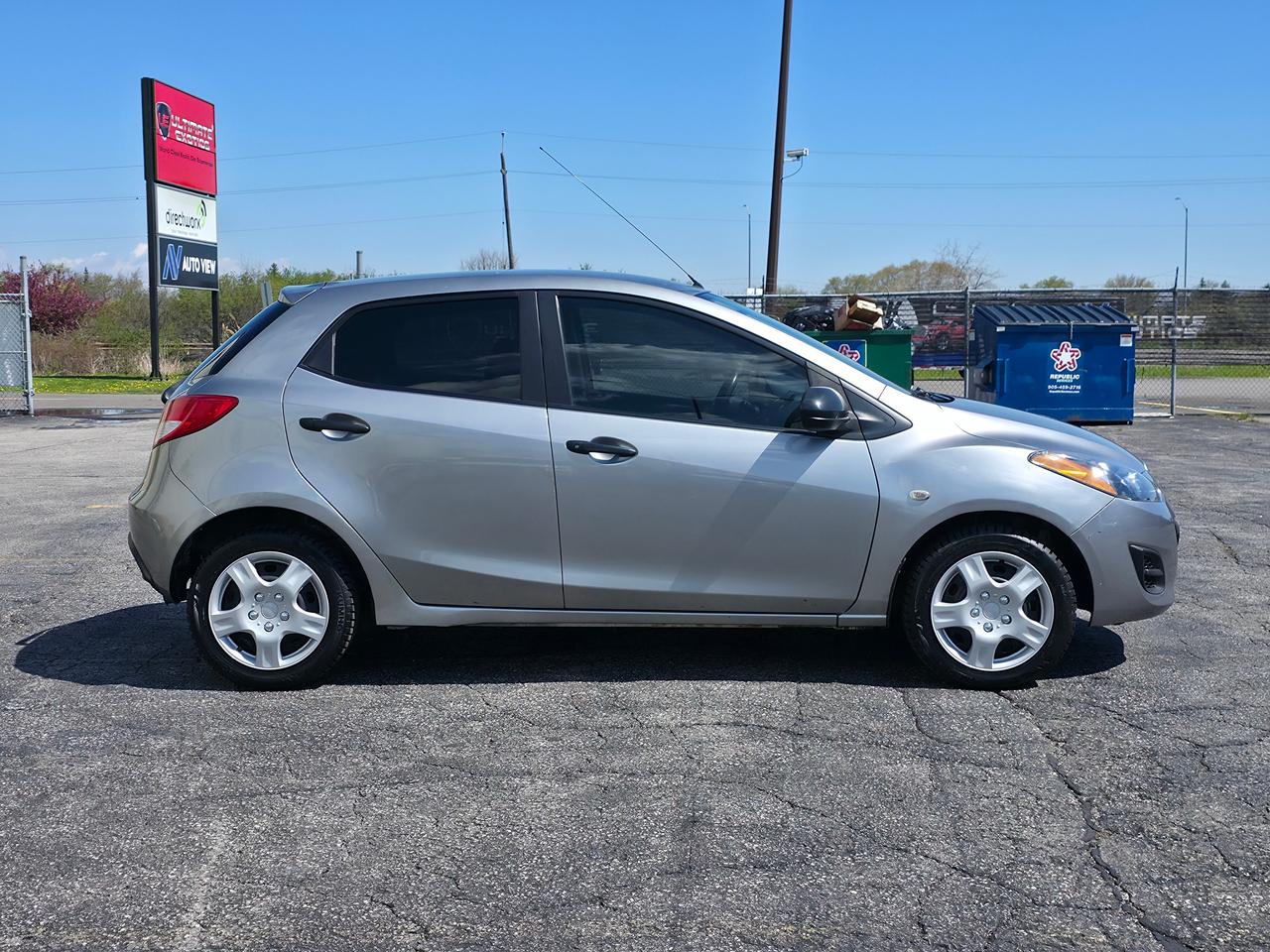 2013 Mazda MAZDA2 GX **CLEAN CARFAX**5 SPEED MANUAL** Photo3