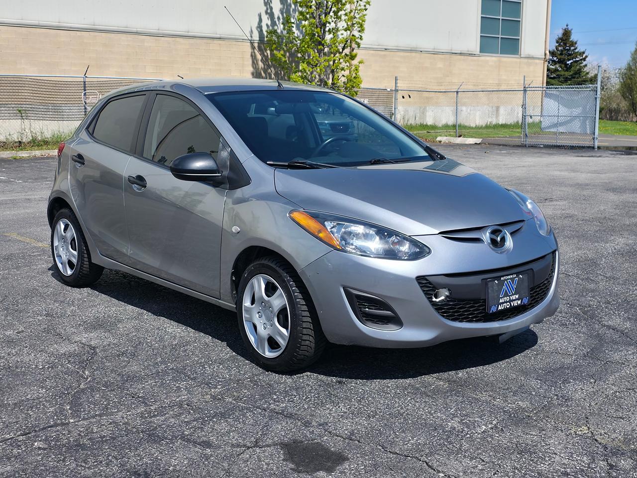 2013 Mazda MAZDA2 GX **CLEAN CARFAX**5 SPEED MANUAL** Photo2