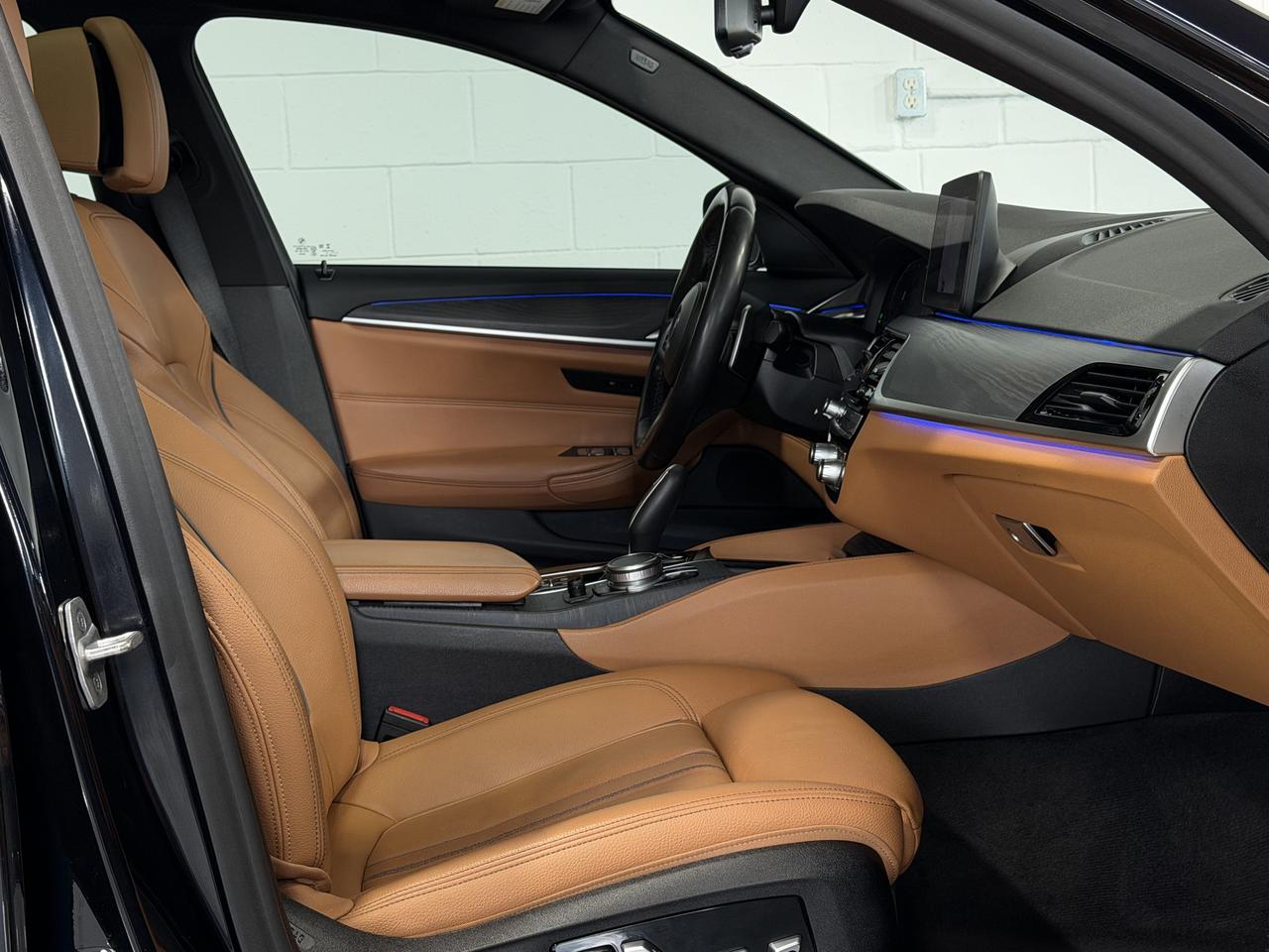 2021 BMW 5 Series 530i xDrive MSPORT|NAVI|BACKUP Photo