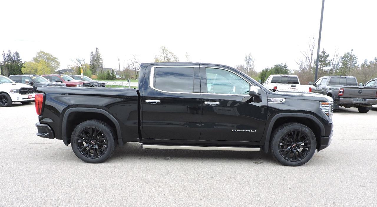 2022 GMC Sierra 1500 Denali 6.2L 4X4 Sunroof Loaded 126000 KMS Photo3